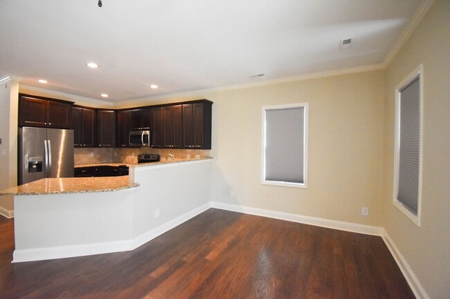 Photo - 3 Bedroom 2.5 Bathroom in Haymount - No Pets