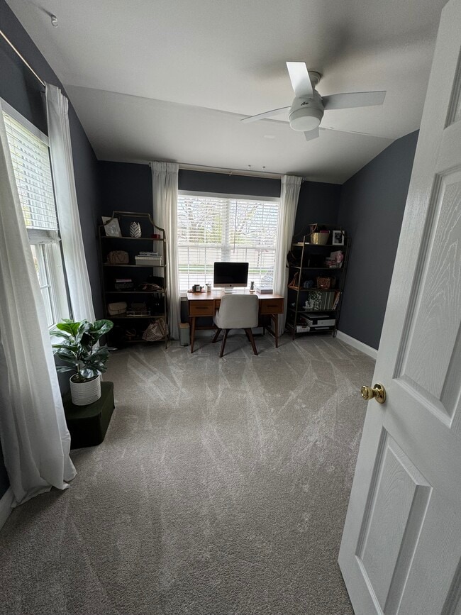 Office space - 270 Bella Ln