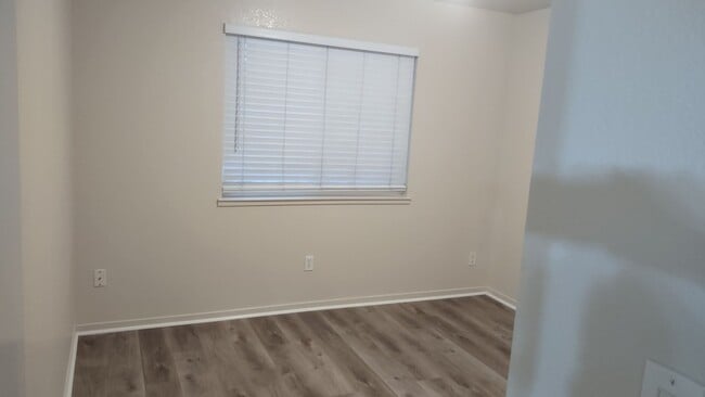 Photo - 212 Ash St