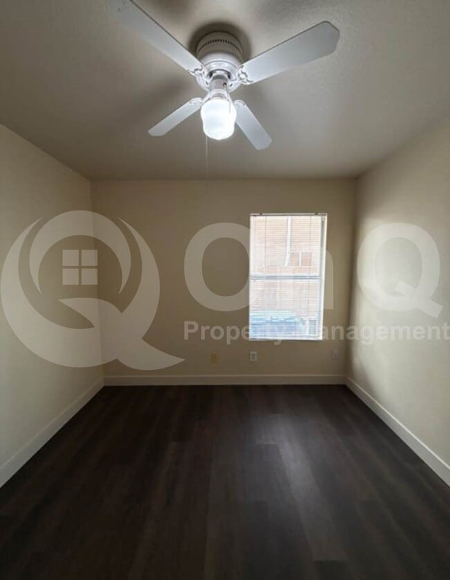 Photo - 1380 W Maria Ln