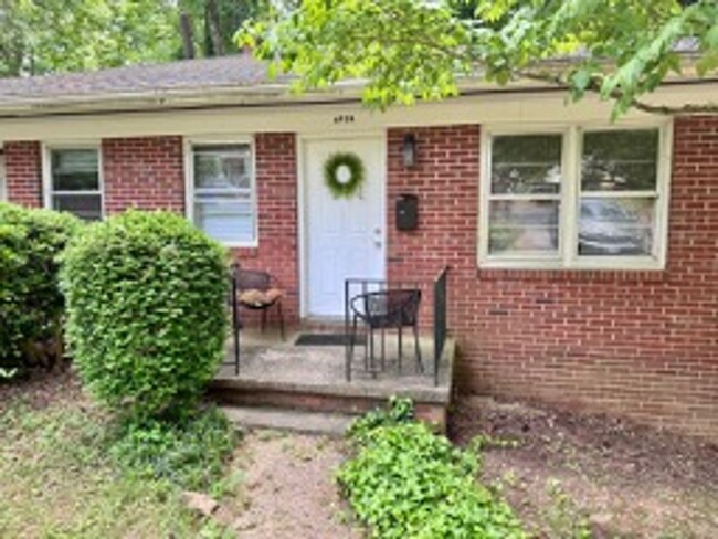 Duplex close to UNC Hospitals (more pictur... - Duplex close to UNC Hospitals (more pictur... House