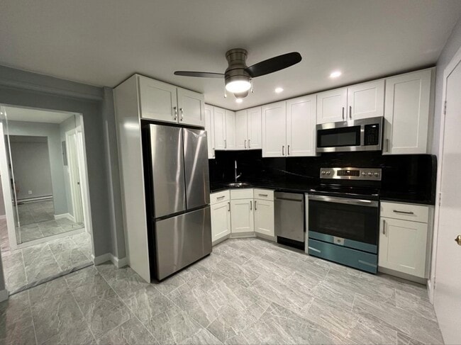 Building Photo - 333 Central St Unit 1H