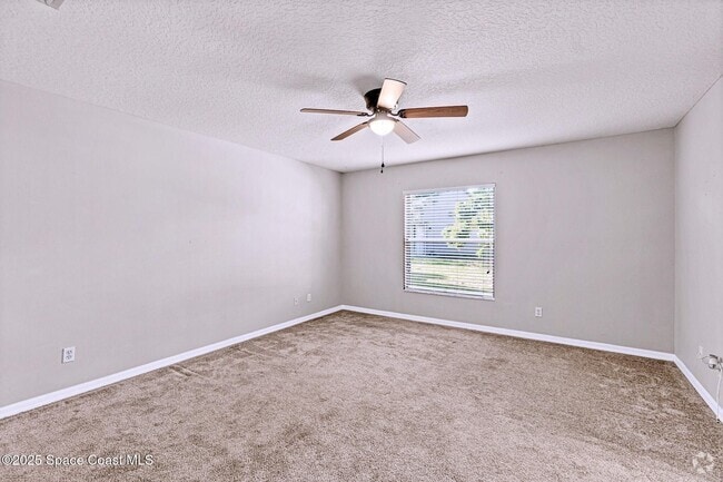 Building Photo - 960 Villa Dr Rental