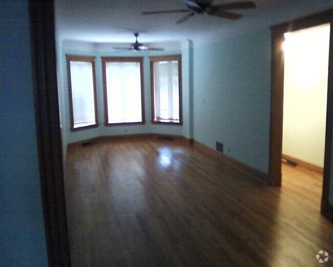 Building Photo - 640 W 35th St Unit 1 Rental