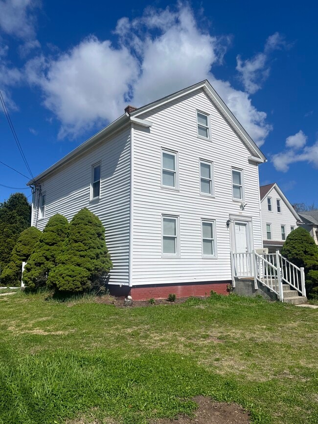 Photo - 704 Enfield St Unit Apt A