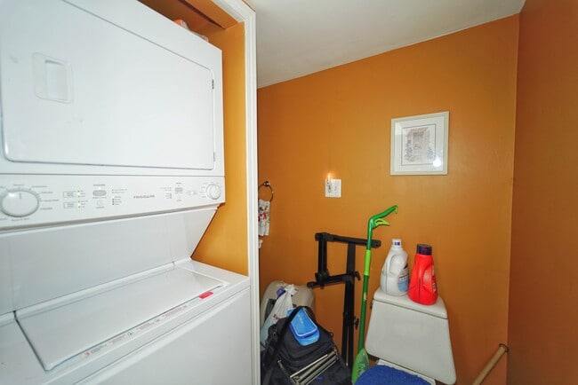 Photo - 389 Meadow Green Ln