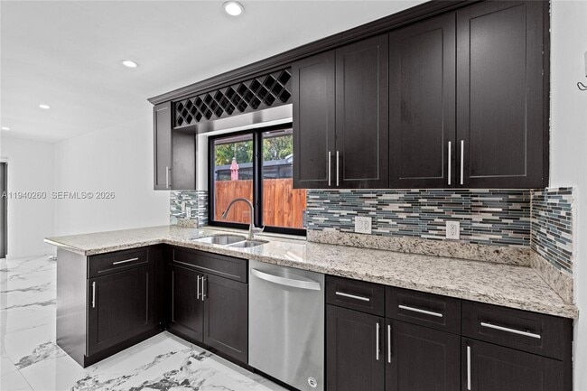 Photo - 730 SW 95 Terrace