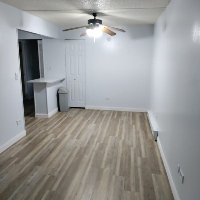 Building Photo - 144 Klein Creek Ct Unit 2B