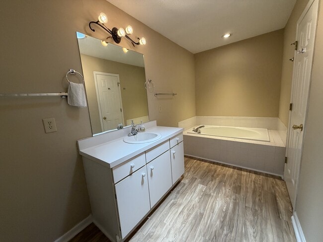 Photo - 3445 Westgate Dr