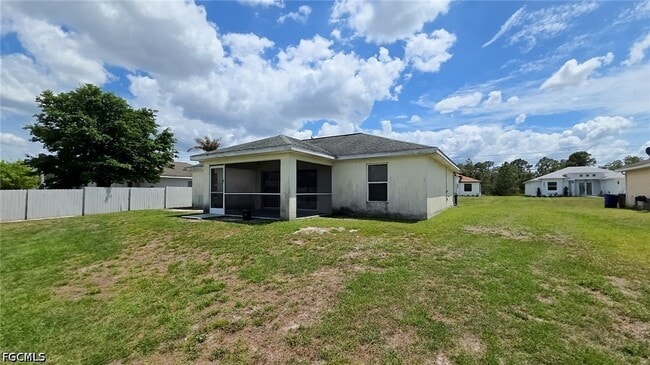 Photo - 3002-3052 52nd St W