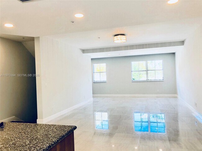 Photo - 621 NE 8th Ave