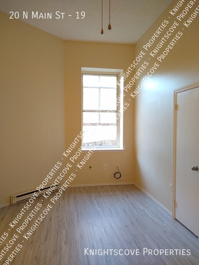 Photo - 20 N Main St Unidad 19