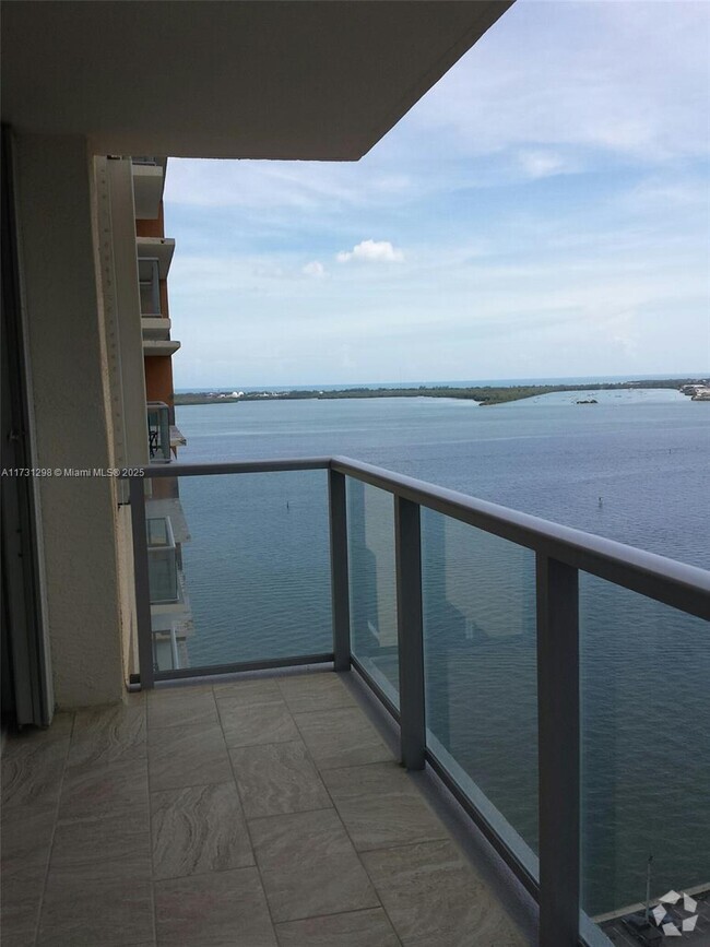 Building Photo - 1155 Brickell Bay Dr Unit 2201 Rental