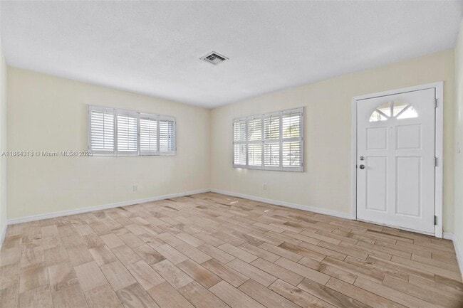 Photo - 838 NW 10th Ave