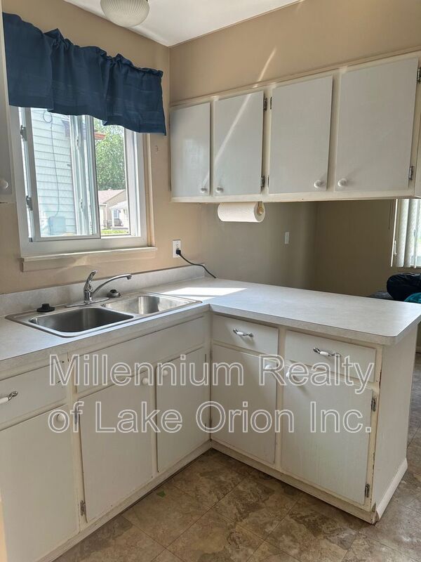 Photo - 27532 O'Neil St