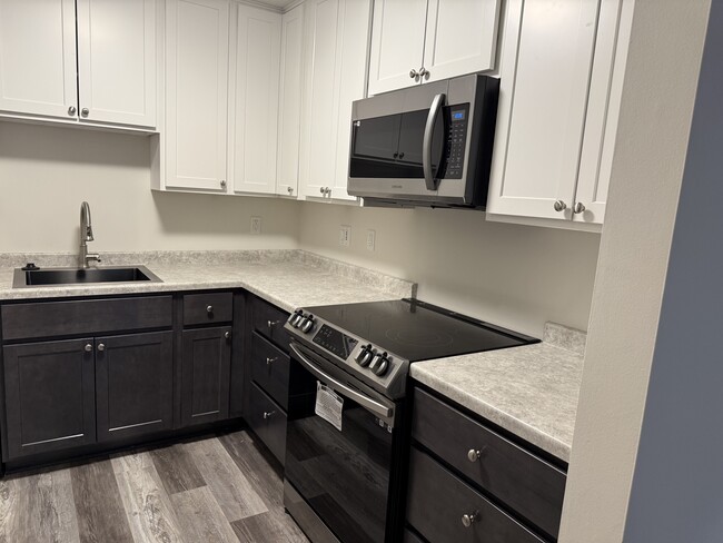 All NEW kitchen - 7510 Cahill Rd Unidad 102B Rental