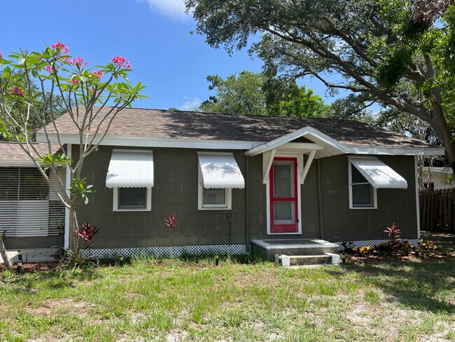 Building Photo - 2561 Floyd St Rental