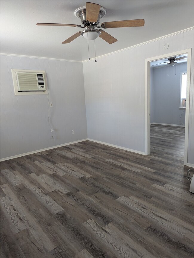 Photo - 1311 1/2 21st St Unidad 2