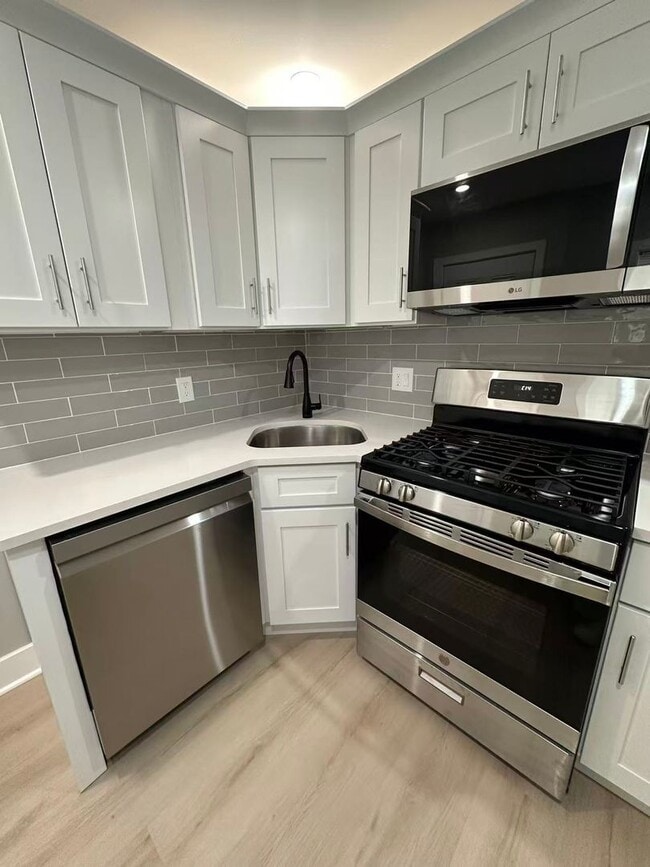 Photo - 2B1.5B house in Lower Moyamensing area Available NOW