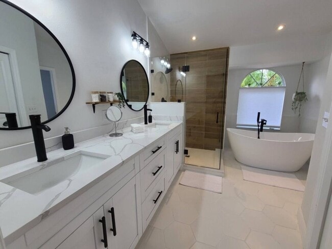 Photo - Chic Stylish Pool House newly renovated