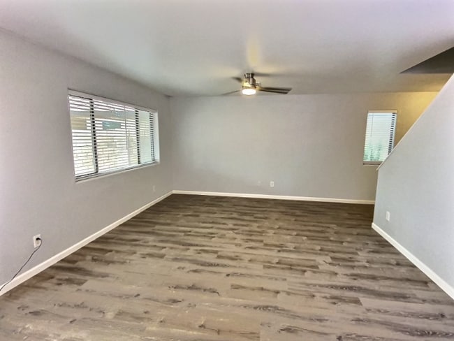 41925 W Sunland Dr