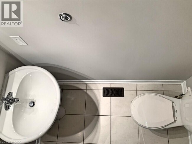 Photo - 866 Francine Cres