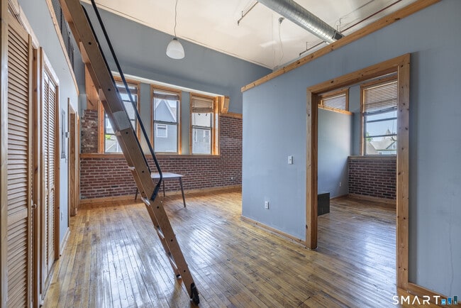 Photo - 325 Myrtle Ave Unidad 1205