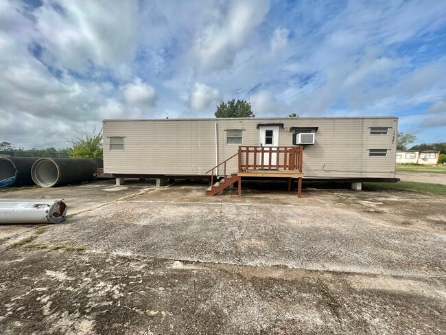 Building Photo - 2749 Wagon Trail Rd