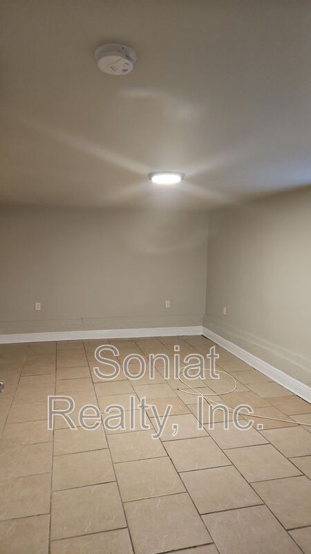 Photo - 3219 Louisiana Ave Pkwy Unidad 100