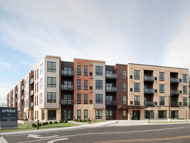 Avidor Glenview 55+ Active Adult Apartment Homes