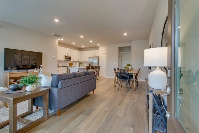 Photo - 2710 Fordham St