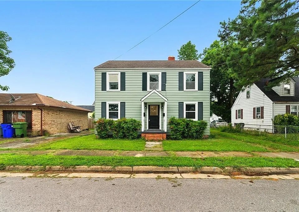 Photo - 1111 Charleston St