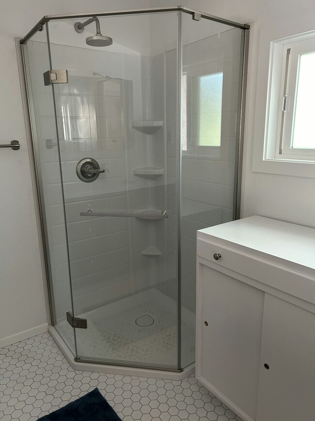 Photo - 1208 Los Robles Dr