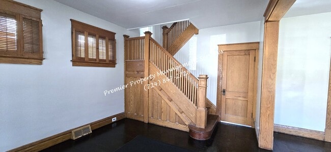 Photo - 922 Winslow Ave