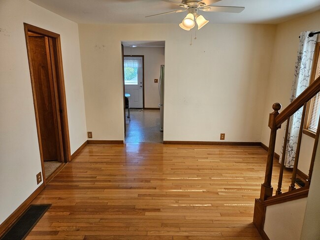 Photo - 201 W 1st St