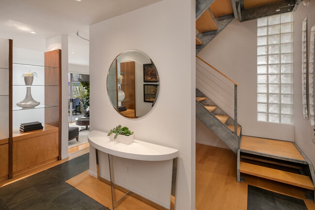 Photo - 10514 Riviera Pl NE