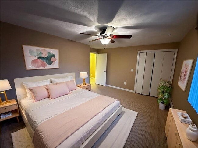 Photo - 205 Woodside Dr