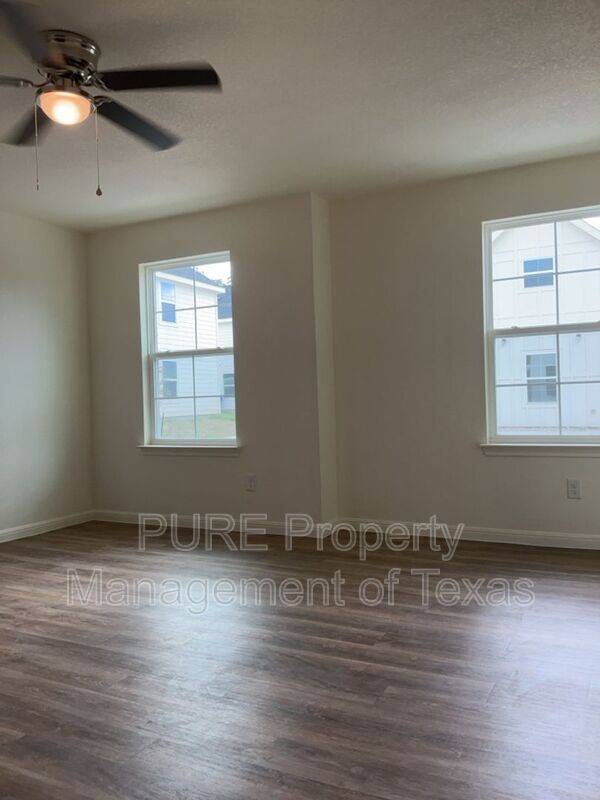 Photo - 2002 W 2nd St