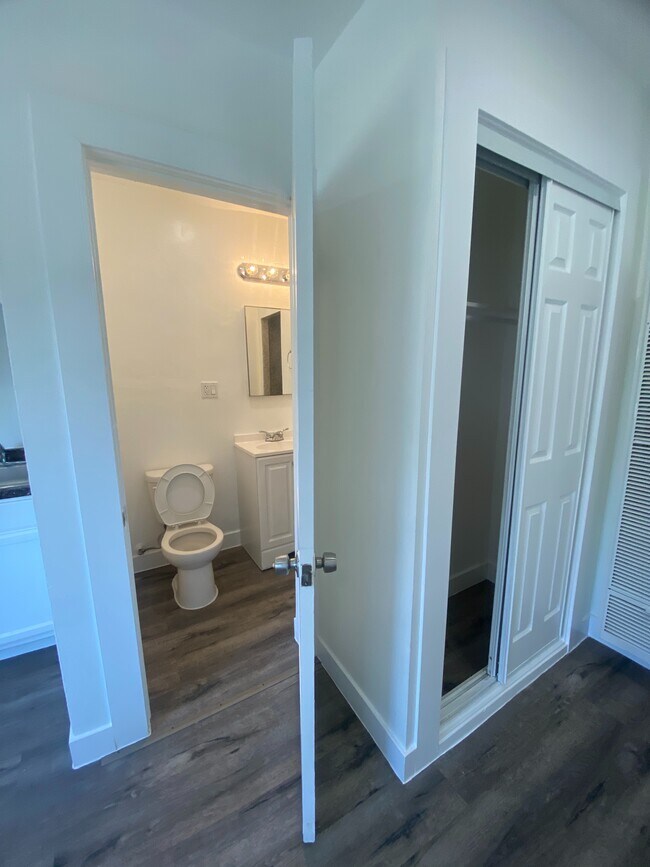 Photo - Lake Valley Apartments