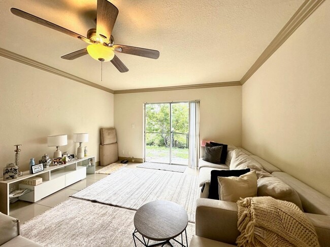 Photo - 4340 Riverside Dr Unit 1