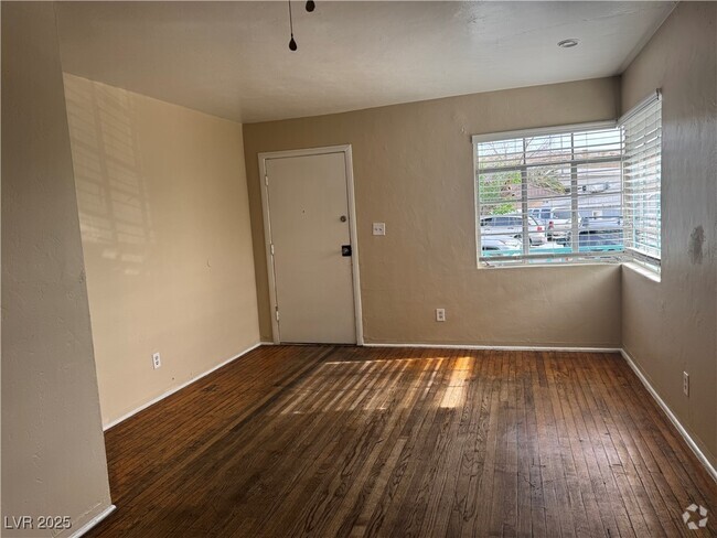 Building Photo - 321 N 15th St Rental