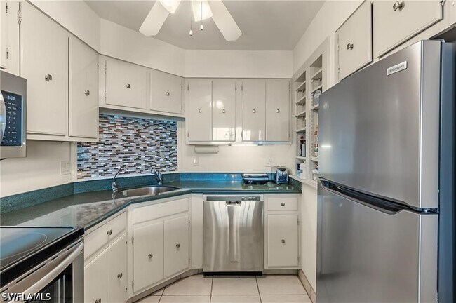 5 Bluebill Ave Unit 403