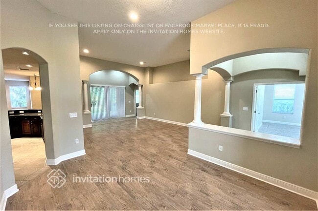 Photo - 1845 Beaconsfield Dr