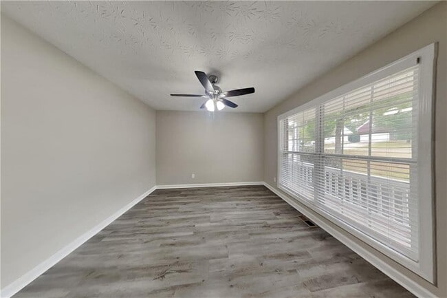 Photo - 1294 Log Cabin Ln SE