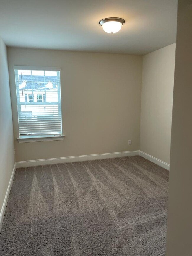 Photo - 1553 Olympic Ln