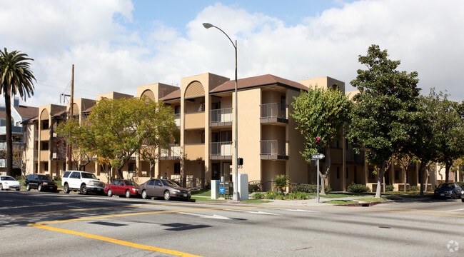 Photo - Beachwood Apartments