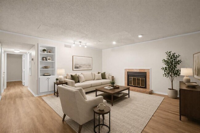 Building Photo - 2401 Leon St Unit 105