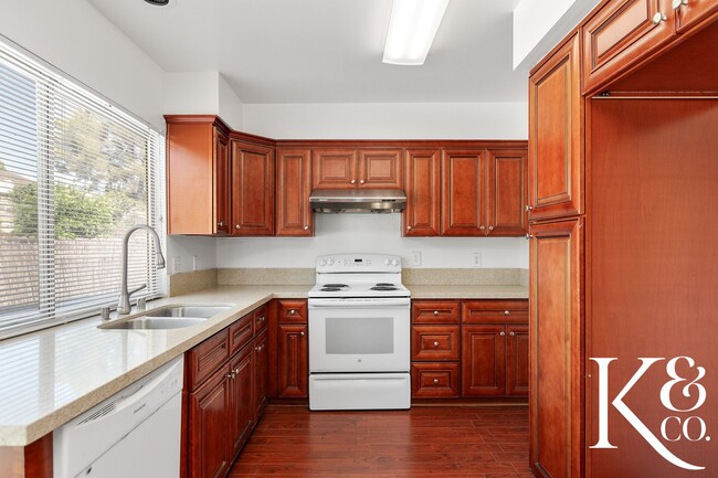 Photo - 559 W Avenida De Las Flores