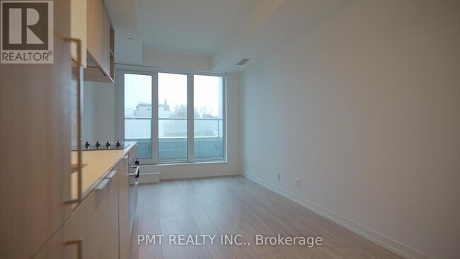 Photo - 2020 Bathurst St Unité 631