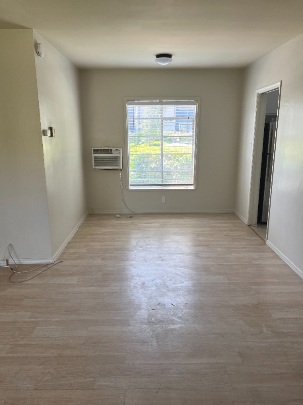 170 S Chester Ave Unidad 1